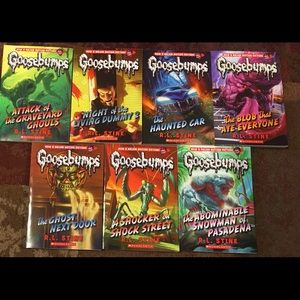 Goosebumps series by R. L. Stine 7 book lot -new